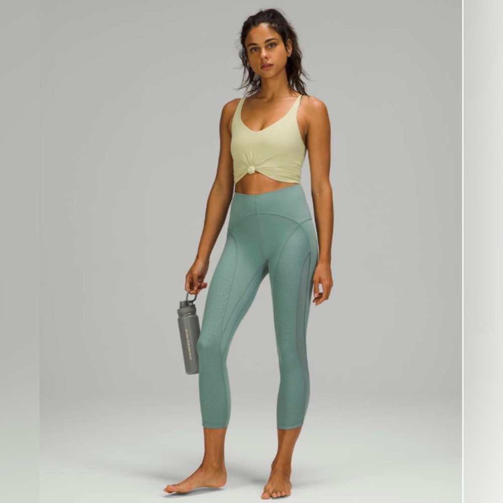 NWT Lululemon Nulu and Mesh Mid-Rise Yoga Crop 23" in Tidewater Teal Size 6 - Picture 2 of 5